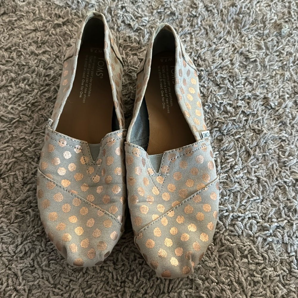 Gray and rose, gold polkadot TOMS